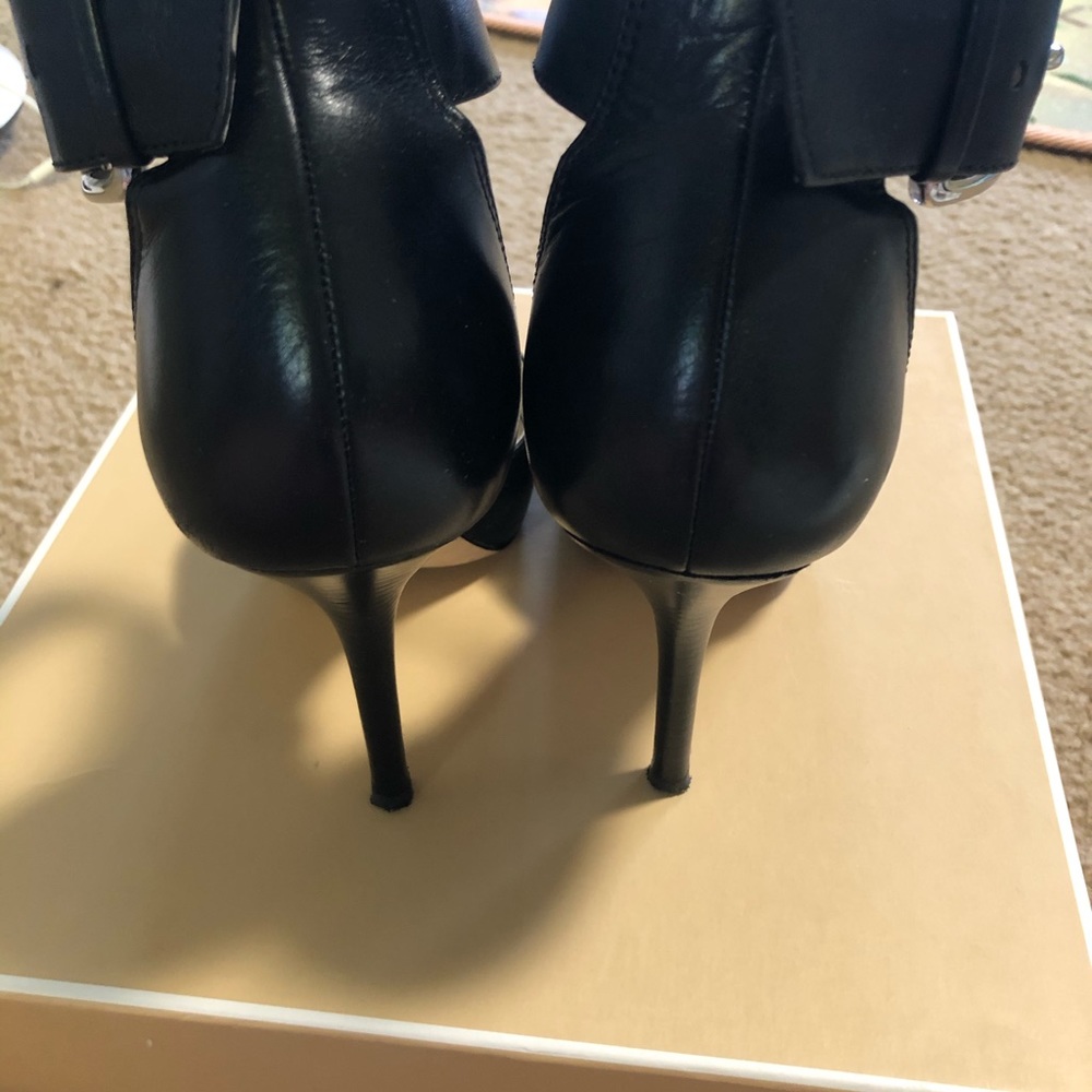Pumps - Picture 4 of 5